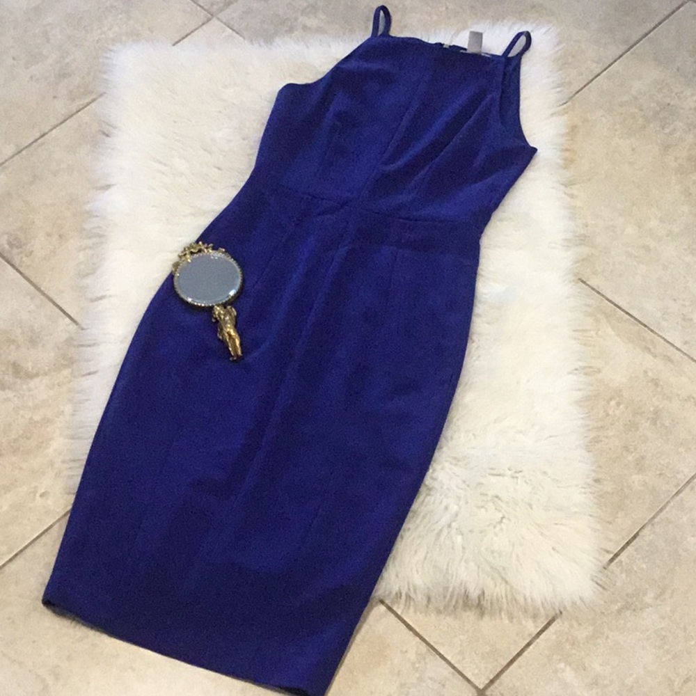 Royal blue form fitting dress with golden zipper - Picture 3 of 9
